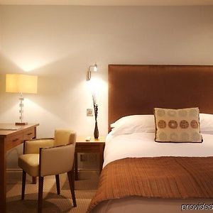 The George Hotel & Monty'S